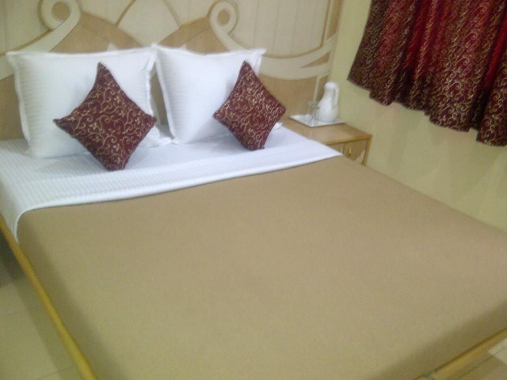 Om Sai Palace Hotel Pune Ruang foto